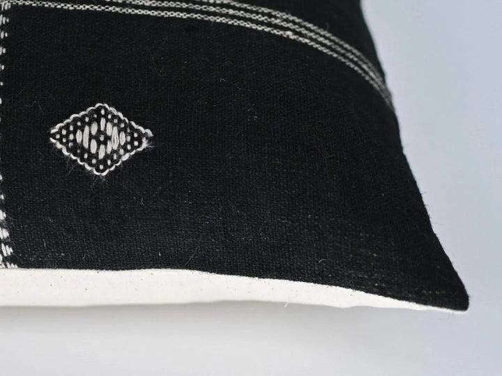 Ollie Woven Pillow Cover - Maple Village Lane