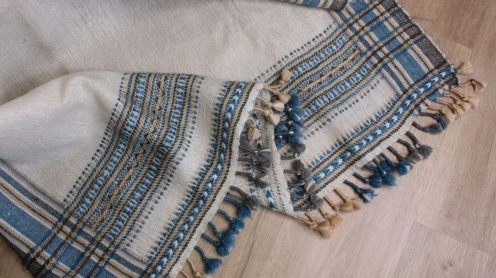 BHUJODI THROWS - Maple Village Lane