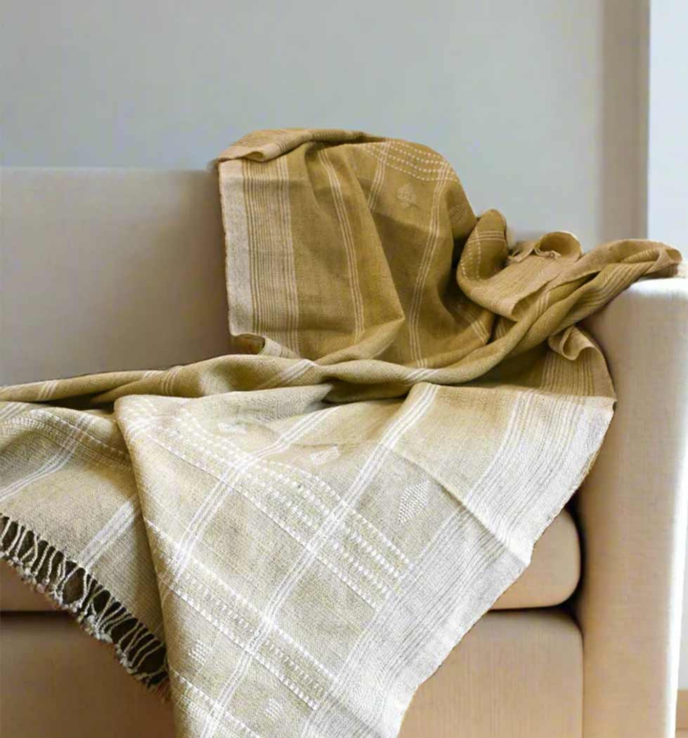 Bhujodi Vintage Handwoven Wool Bed Throw – Golden Yellow Handloom Throws