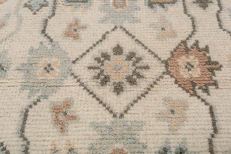 Ivyn Hand-Knotted Wool Oushak Rug Hand-Knotted