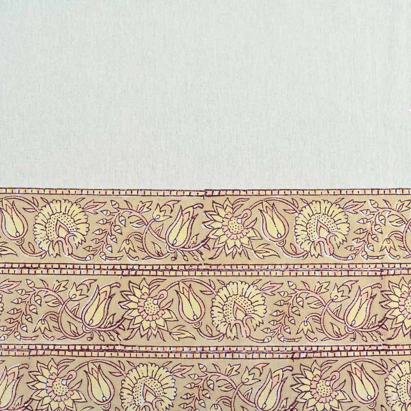 Tesslyn Botanical Print Table Cloth