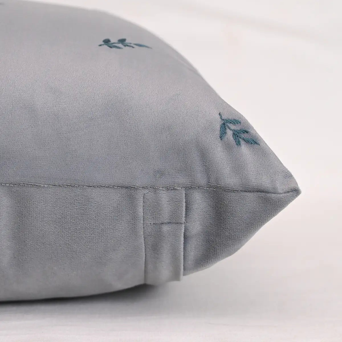 Silicon Embroidered Velvet Cushion Cover Pillow Covers