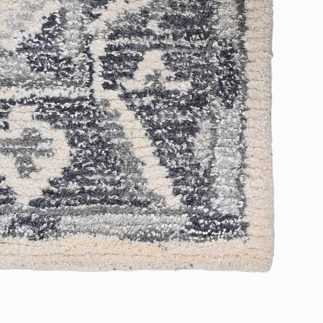 Amarilla Hand-Tufted Wool Rug Hand-Tufted