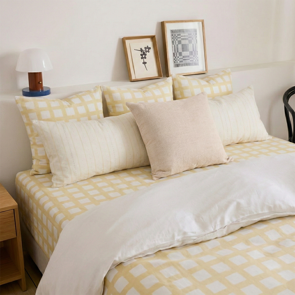 Checkered Bedsheet Set Bedsheet
