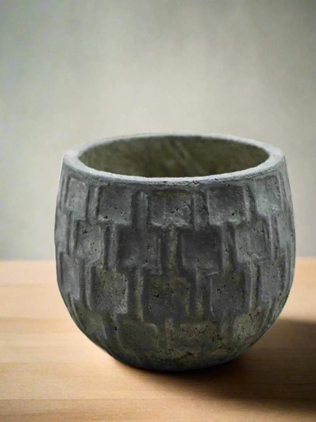 Checkered Stamped Pot Vase & Pots