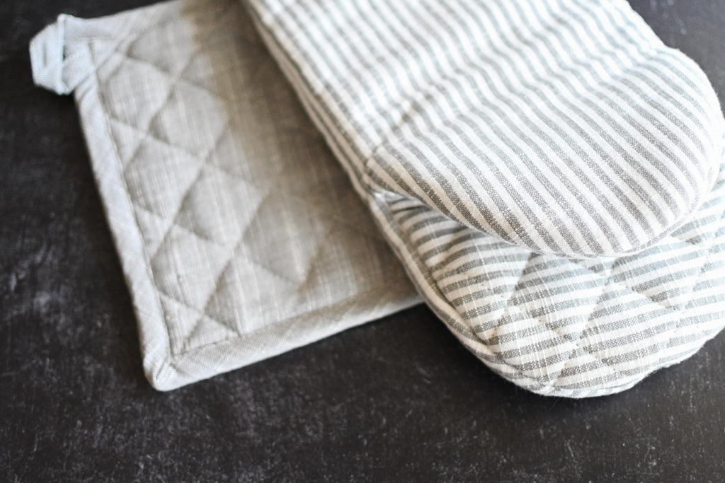 Oven Mitt & Pot Holder Set