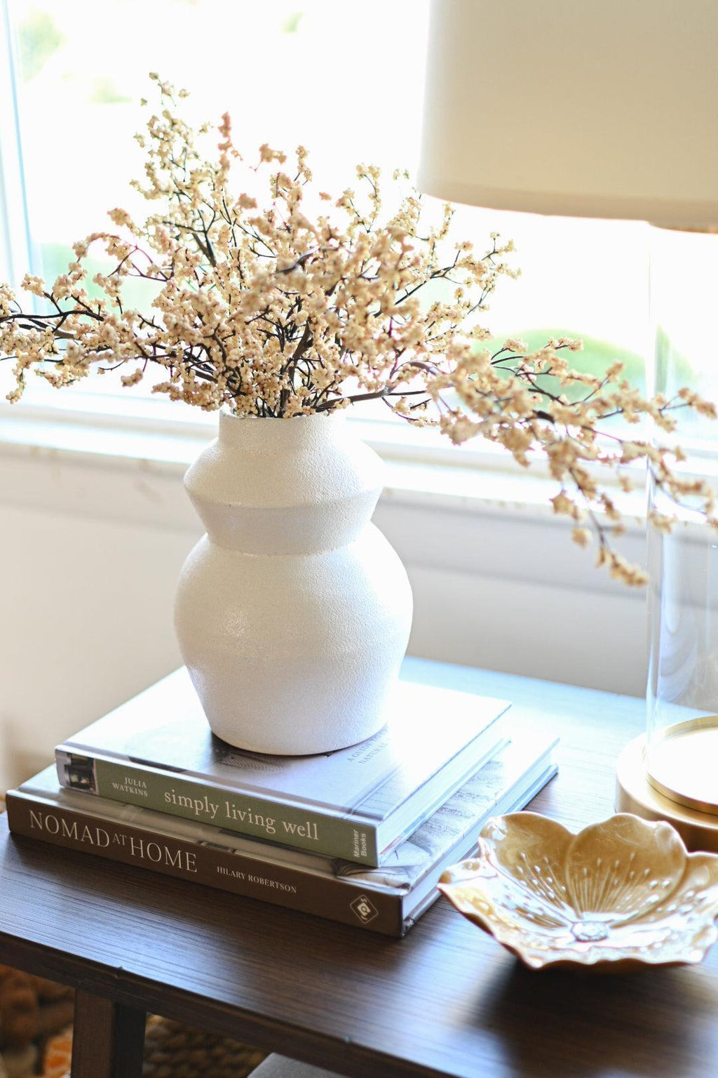 Modern White Vase Vase & Pots