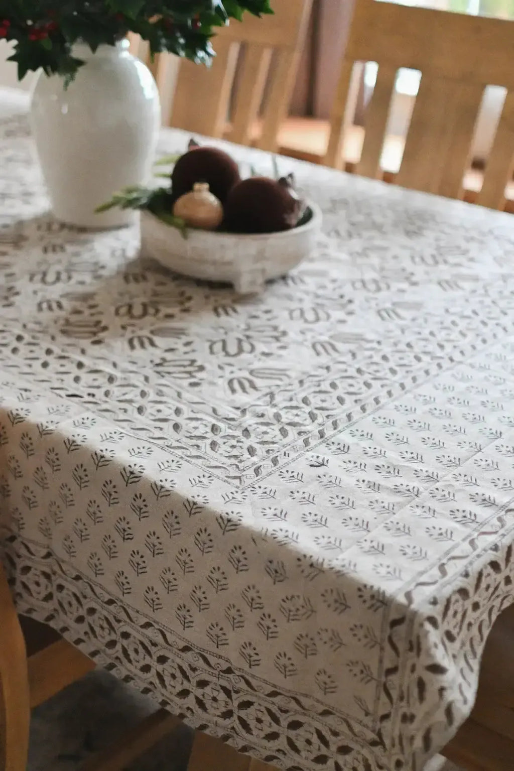Amelia Ditsy Prints Table Cloth Table Cloth