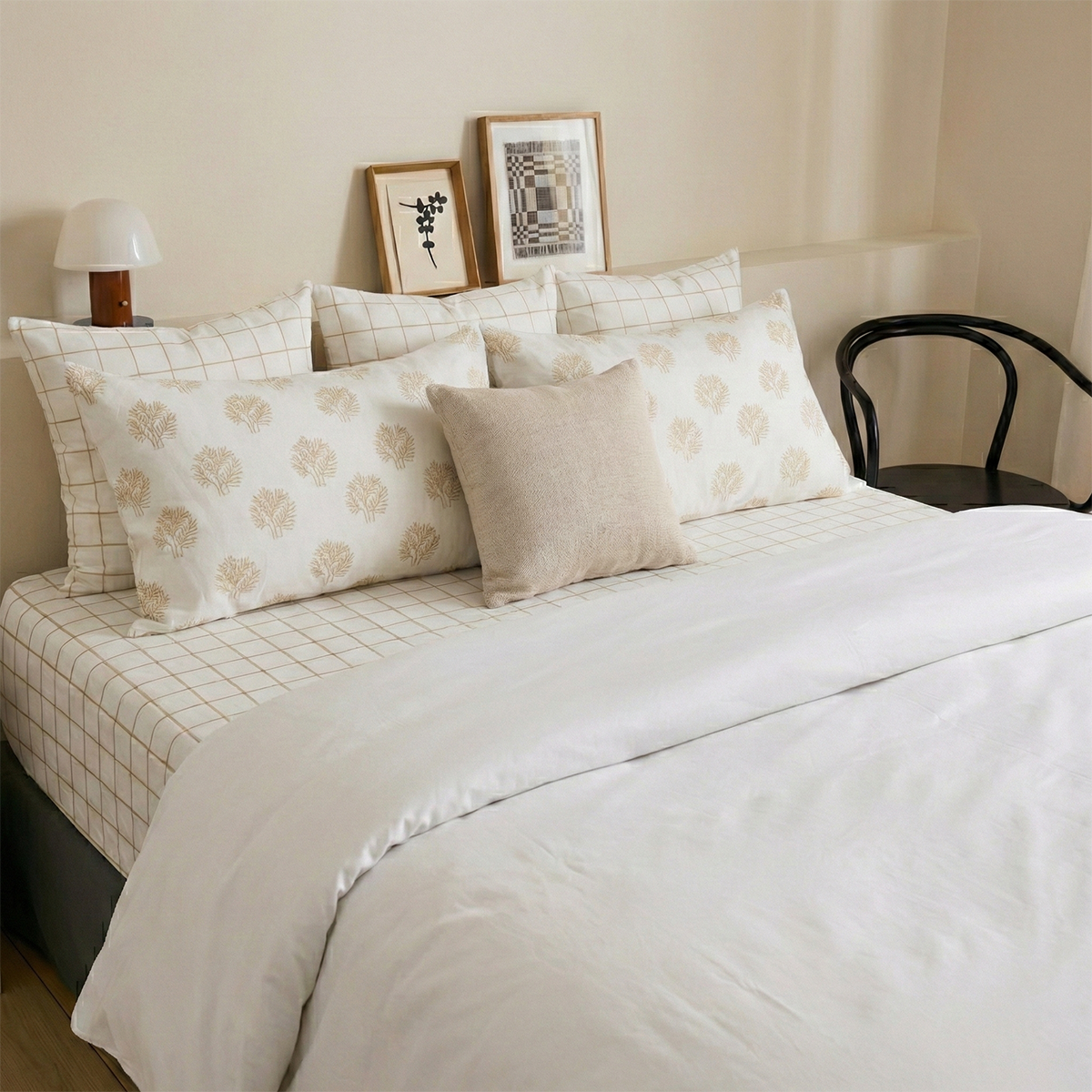 Soft Checks Bedsheet Set