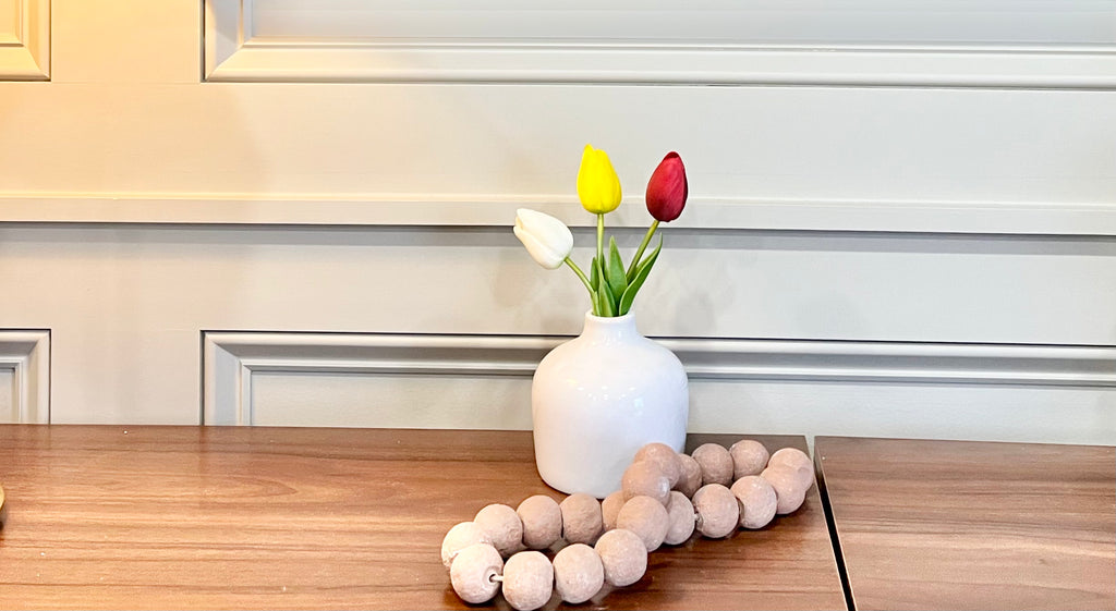 White Bud Vase Vase & Pots