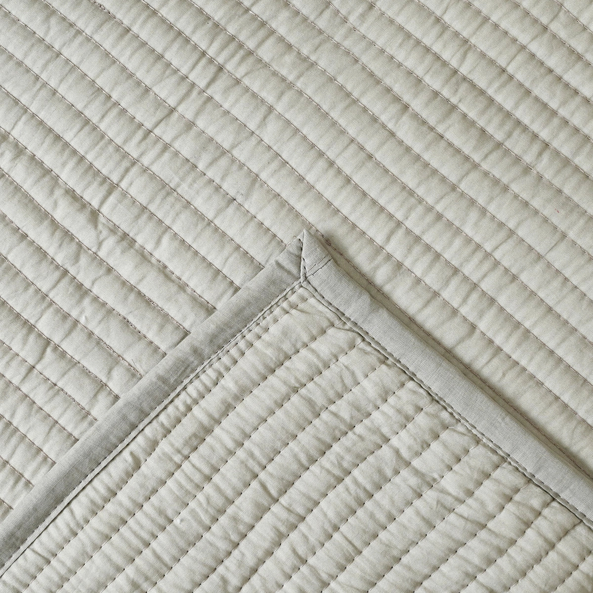 Oyster Gray Mulmul Quilt